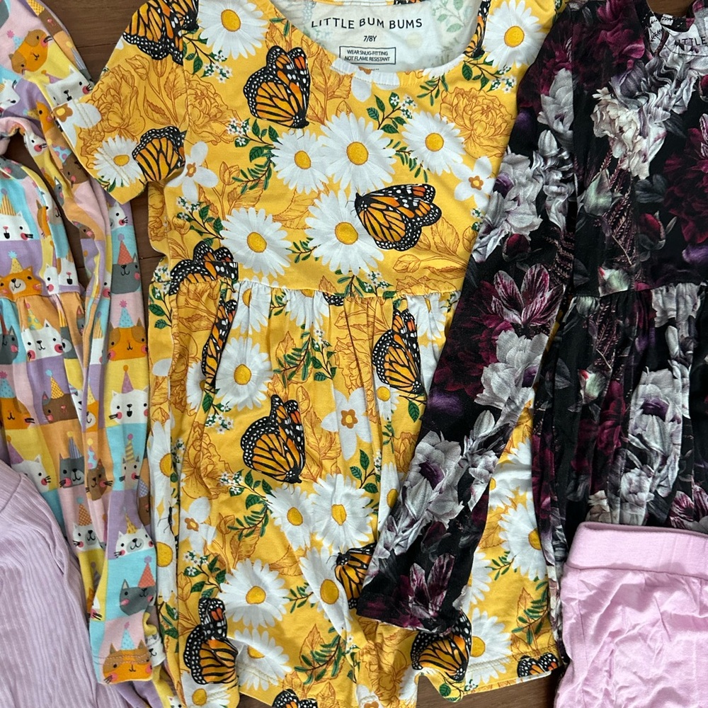 Bums and Roses bamboo bundle 3 tops and 2 leggings Girls size 7/8 - Picture 4 of 6